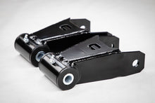 Load image into Gallery viewer, Cognito 20-25 Chevrolet Silverado 2500 HD 1in Drop Leaf Spring Shackle