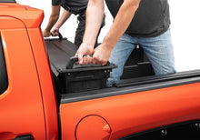 Load image into Gallery viewer, Retrax 17-26 Ford F-250/350 Super Duty Short Bed 6ft8in. RetraxPRO EZ-Off FRC-4000