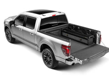 Load image into Gallery viewer, Retrax 17-26 Ford F-250/350 Super Duty Short Bed 6ft8in. RetraxPRO EZ-Off FRC-4000