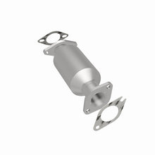 Load image into Gallery viewer, Magnaflow 11-13 Sorento 2.4L Underbody Direct Fit Converter