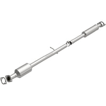 Load image into Gallery viewer, Magnaflow 14-15 Kia Sportage 2.4L Direct Fit Cat Converter