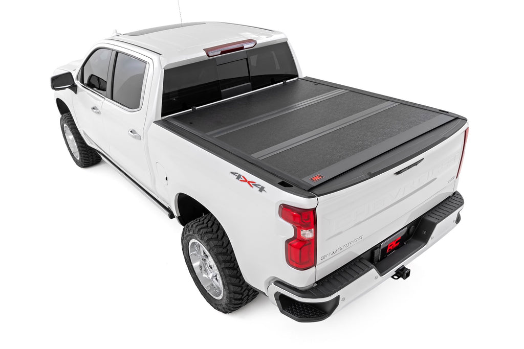 Hard Low Profile Bed Cover | 5'10" Bed | Chevy/GMC Sierra 1500 (19-26)/Silverado 1500 (19-26) 