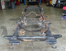 Load image into Gallery viewer, Rust Buster 1999-2004 + 2006 Chevy Silverado 1500 ward Fuel Tank Crossmember