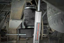 Load image into Gallery viewer, Air Spring Kit w/compressor | Ford F-250/F-350 Super Duty 4WD (2005-2016)