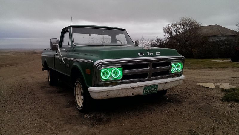 Oracle Pre-Installed Lights 5.75 IN. Sealed Beam - ColorSHIFT Halo NO RETURNS