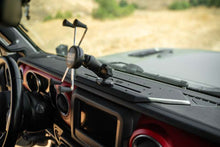 Load image into Gallery viewer, DV8 Offroad 18-23 Jeep Wrangler JL/20-23 Gladiator JT Device Dash Mount V2