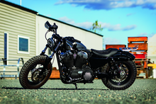 Load image into Gallery viewer, Kuryakyn Dillinger Handguards Silver