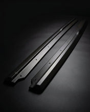 Load image into Gallery viewer, 2016–2019 Audi R8 V10 &amp; V10 Plus Coupe Side Skirts – Carbon Fiber