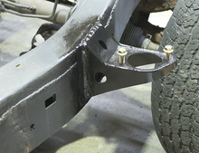 Load image into Gallery viewer, Rust Buster 1996-2002 Toyota 4 Runner Front Body Frame Mount Bracket - Right