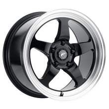 Load image into Gallery viewer, Forgestar 18x5 D5 Drag 5x120.65 ET-10 BS 2.6 Gloss BLK / Diamond Lip 78.1 Bore