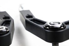 Load image into Gallery viewer, Cognito 19-26 Chevy Silverado/Sierra 1500 Billet Upper Control Arm Kit