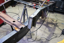 Load image into Gallery viewer, Rust Buster 97-03 Ford F150 Front Bed Mount - Left Side