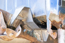 Load image into Gallery viewer, Rust Buster 1988-1998 Chevrolet &amp; GMC C/K 1500 &amp; 2500 Bed and Cab Mount Brackets - Left