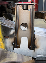 Load image into Gallery viewer, Rust Buster 2004-2012 Colorado Front Bed Mount - Left