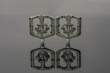 Load image into Gallery viewer, Renthal Cycle Revo-DHC Pedal -  Alu Gold