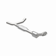 Load image into Gallery viewer, MagnaFlow Conv DF 01-03 Ford E150 4.2L Passenger Side