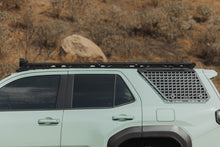 Load image into Gallery viewer, DV8 Baja Designs Linkable Lightbar Mount for DV8 Roof Rack Light Option