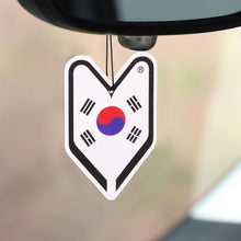Load image into Gallery viewer, Young Leaf Honeydew Melon Paper Hanging Air Freshener