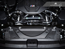 Load image into Gallery viewer, AutoTecknic Dry Carbon Fiber Crosslink Cooling Shroud - G90/ G99 M5