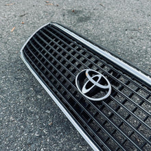 Load image into Gallery viewer, OEM Celsior Grille