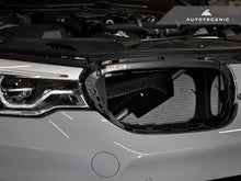 Load image into Gallery viewer, AutoTecknic Dry Carbon Fiber Intake Air Scoop Set - F90 M5