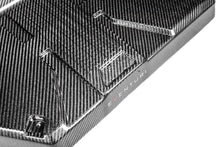 Load image into Gallery viewer, Eventuri F97 X3M / F98 X4M Black Carbon Intake Lid + Carbon Scoops - V2 - EVE-FX34M-V2-INT - Image 4