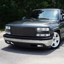 Load image into Gallery viewer, 99-02 Chevy Silverado / 00-06 Suburban Glossy Mesh Grille - Matte Black