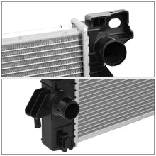 Load image into Gallery viewer, 2007-2009 Ford Expedition / 2007-2013 Lincoln Navigator Radiator