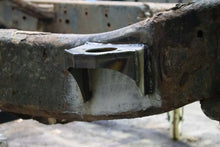 Load image into Gallery viewer, Rustbuster Front Cab Mount Right Side