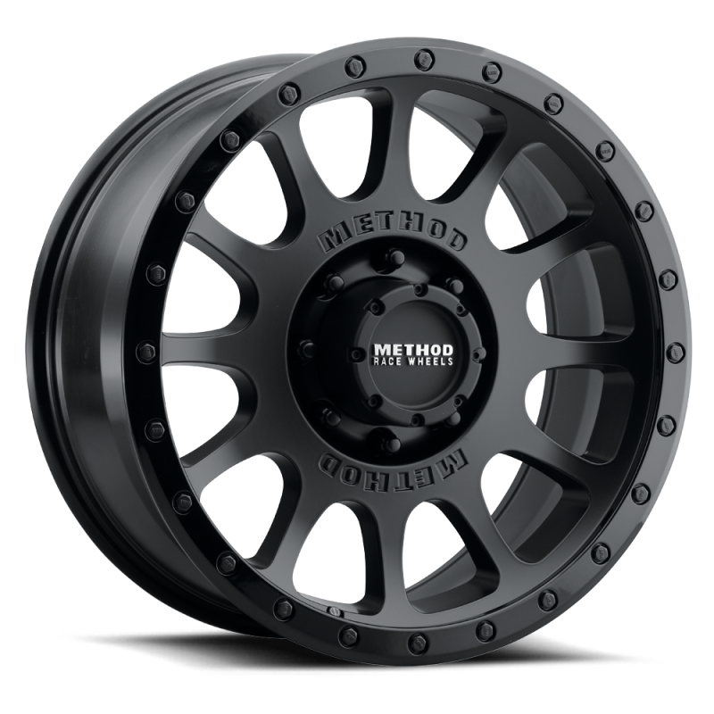 Method MR305 NV 18x9 18mm Offset 8x170 130.81mm CB Matte Black/Gloss Black Lip Wheel