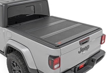Load image into Gallery viewer, Hard Low Profile Bed Cover | 5' Bed | Jeep Gladiator JT 4WD (2020-2023)