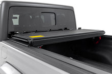 Load image into Gallery viewer, Hard Low Profile Bed Cover | 5' Bed | Jeep Gladiator JT 4WD (2020-2023)