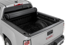 Load image into Gallery viewer, Hard Roll Up Bed Cover | 5' Bed | Chevy/GMC Canyon/Colorado 2WD/4WD (15-22)