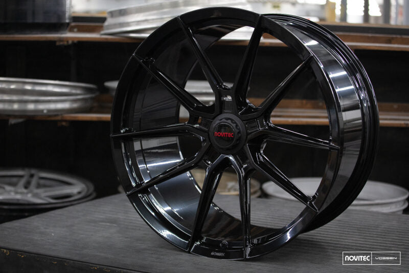 Vossen x Novitec NF10 22x12.5 ET:46 Gloss Black Ferrari 812 Superfast / GTS Rear Wheel
