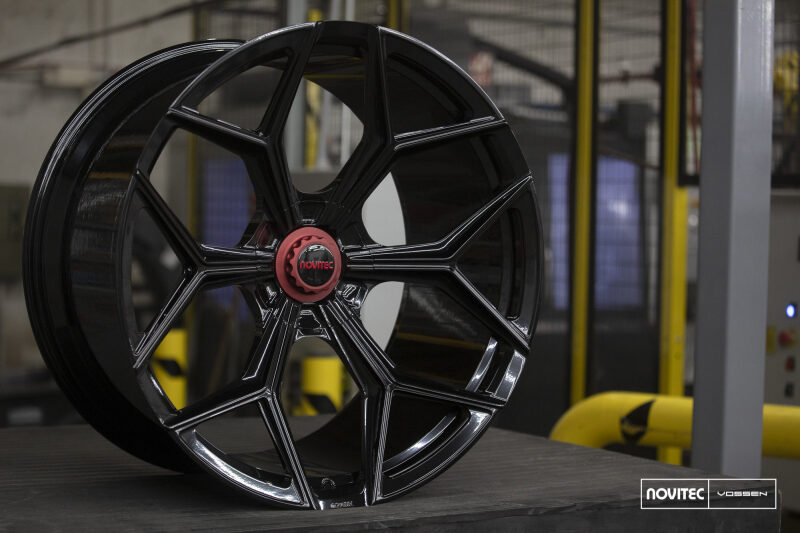 Vossen x Novitec NL4-5L 20x9 ET:24 Gloss Black Lamborghini Aventador Front Wheel