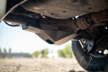 Load image into Gallery viewer, DV8 Offroad 2007-2018 Jeep Wrangler JK Dana 44 Rear Differential Skid Plate