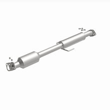 Load image into Gallery viewer, Magnaflow 2015 Kia Optima 2.4L Direct Fit Cat Converter (California Grade)