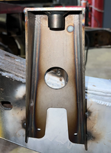 Load image into Gallery viewer, Rust Buster 2004-2012 Colorado Front Bed Mount - Left
