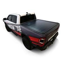 Load image into Gallery viewer, Westin 19-26 Ram 1500 (New Body)(Excl. RamBox) 5ft 7in Bed Manual Retractable Tonneau Cover - Black