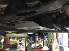 Load image into Gallery viewer, Nagisa Auto Oil Pain Shield