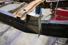 Load image into Gallery viewer, Rust Buster 97-03 Ford F150 Front Bed Mount - Left Side