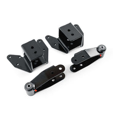 Load image into Gallery viewer, QA1 99-06 Chevrolet Silverado 1500 2WD Long Bed Double Adjustable 2-4in Rear Drop Kit