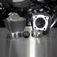 Load image into Gallery viewer, S&amp;S Cycle 2017+ M8 Models 4.250in Bore 4-5/8in Stroke Cylinder Kit - Wrinkle Black w/ Highlight