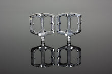 Load image into Gallery viewer, Renthal Cycle Revo-F Flat Pedal- Polished silver