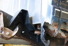 Load image into Gallery viewer, Rust Buster 1988-1998 Chevrolet &amp; GMC C/K 1500 &amp; 2500 Bed and Cab Mount Brackets - Right