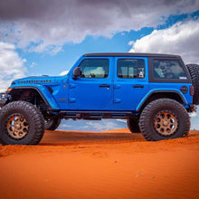 Load image into Gallery viewer, Turn Offroad 18+ Jeep JL 4-Door Fastback Hardtop - White