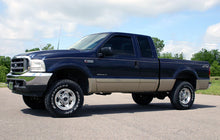 Load image into Gallery viewer, 2.5 Inch Leveling Kit | Leaf Spring | Ford F-250/F-350 Super Duty 4WD (99-04)