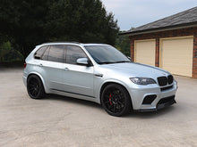 Load image into Gallery viewer, AutoTecknic Replacement Glazing Black Fender Gills - E70 X5M